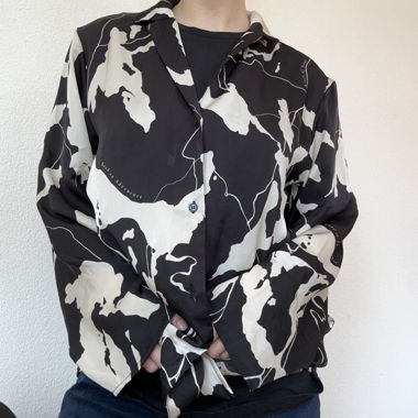 Schwarzes Hemd/Bluse mit abstraktem Print
