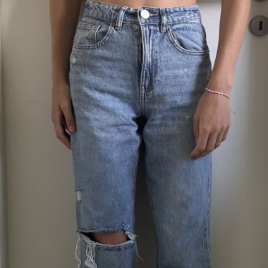 Jeans à trous 