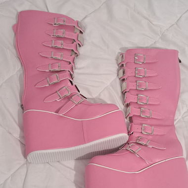 Bottes Demonia rose NON OFFICIEL !