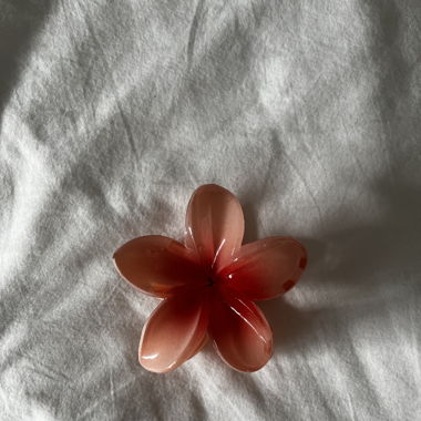 Pink flower claw clip 