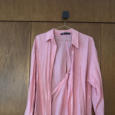 Bluse mit Knoten hinten