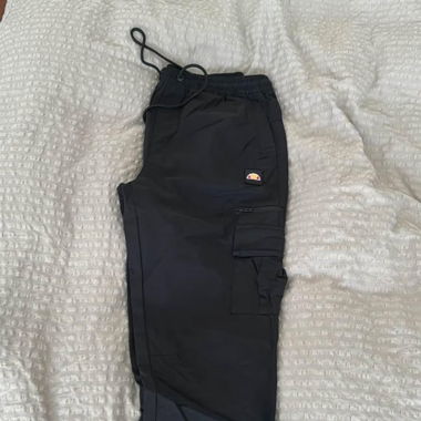 Cargo Ellesse