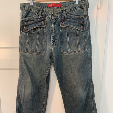Baggy Blue Jeans 