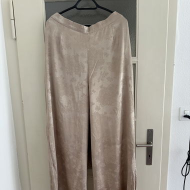 Neue Beige Hose