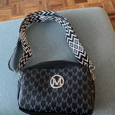Borsa a tracolla nera M