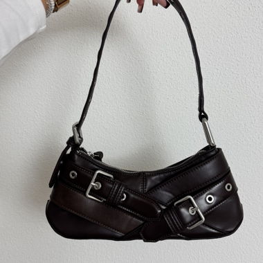 ZARA Schultertasche mit Gürteldetails