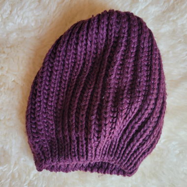 Cappello di lana viola