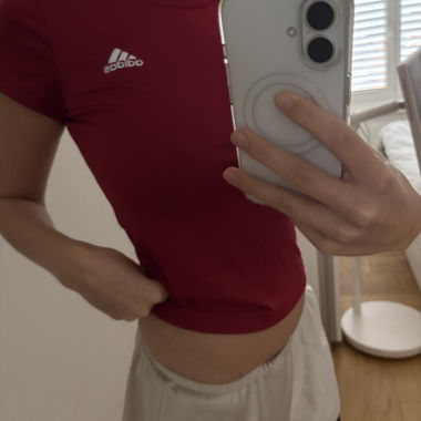 Adidas rotes Sportshirt