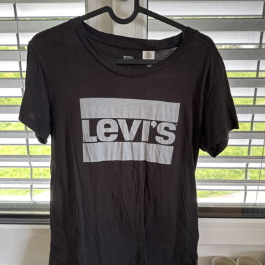 Black Levi's T-Shirt