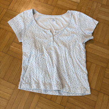 Haut à manches courtes floral Brandy Melville