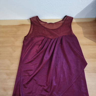Weinrotes T-Shirt Guess