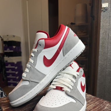 Jordan 1 Light Smoke Grey 