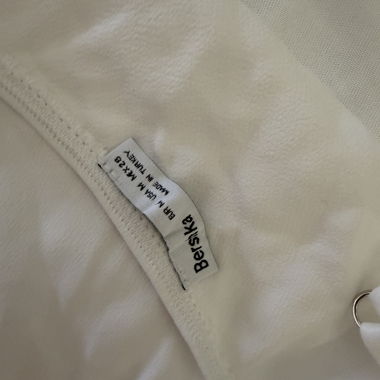 Robe en satin blanche 