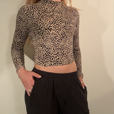 Brandy Melville Haut court à imprimé léopard
