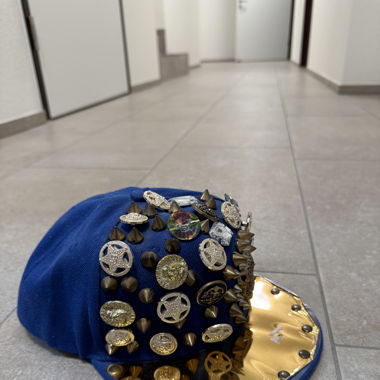 Ultra-Stylische Full-Cap in Blau 