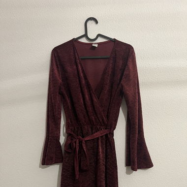 Winter wonderland bordeaux dress 🍷✨🎄