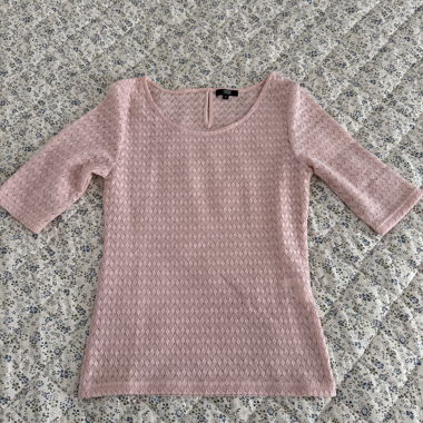 T-shirt rose en dentelle à manches 3/4