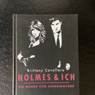 Krimi, Holmes & ich, Brittany Cavallaro