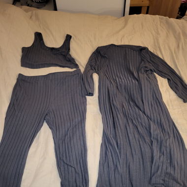 Ensemble gris