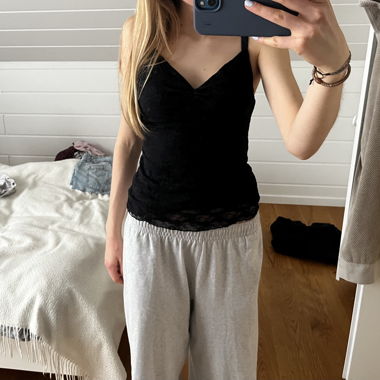 Haut en dentelle noir