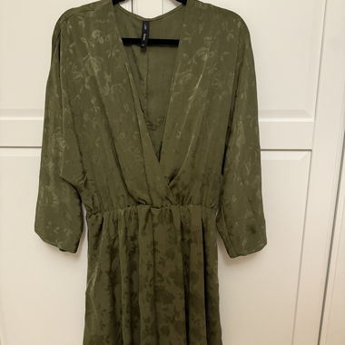 Robe ample verte mignonne