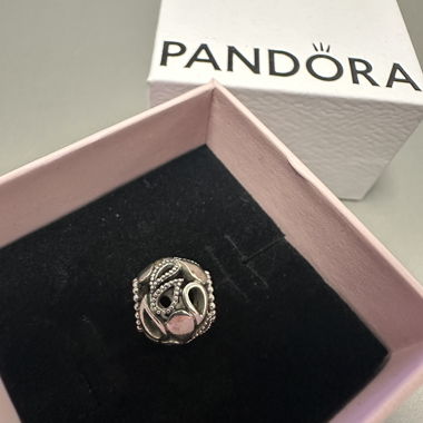 Pendentif Pandora