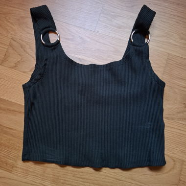 Weekday Croptop mit Metallring
