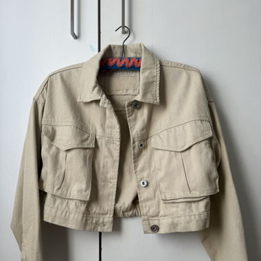 Beige Cropped Jacke 