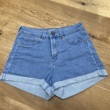 Short bleu
