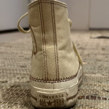 Converse giallo pastello Y2K