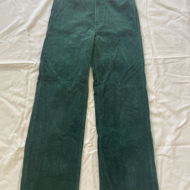 Grüne Cordhose