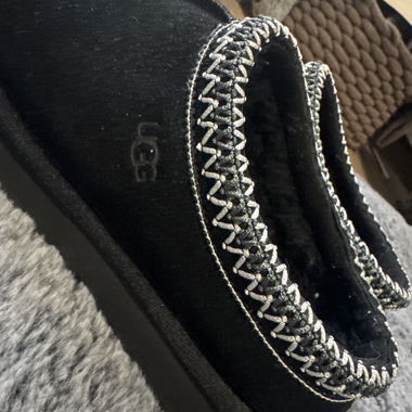 UGG schwarz