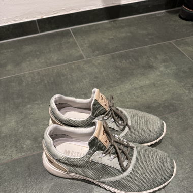 Mustang Sneakers
