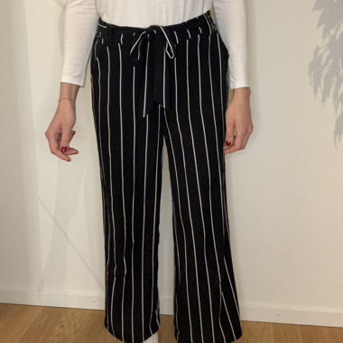 Pantaloni rigati di ONLY taglia M