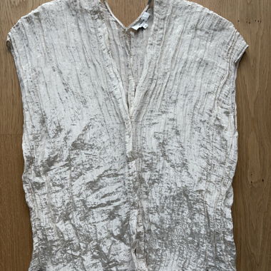 Top en satin sans manches
