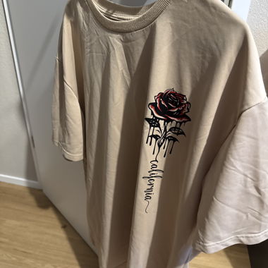 T-shirt grafico beige