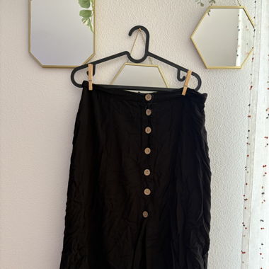 black skirt