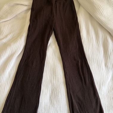 Pantaloni a zampa larga a coste marroni