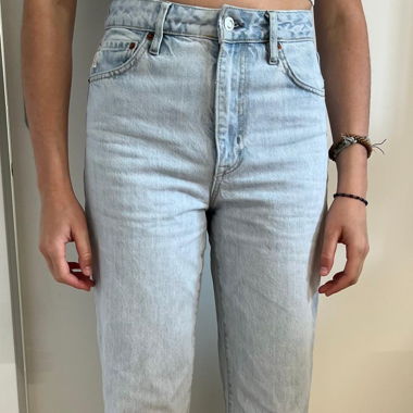 Jeans hellblau