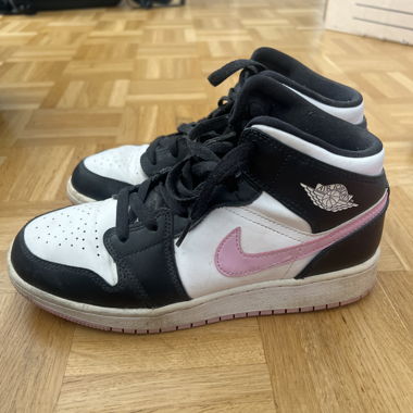Nike Air Jordan Mid White Black Light Artic Pink