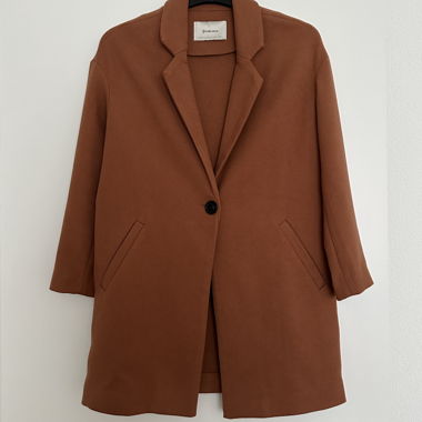 Orange Coat / Mantel