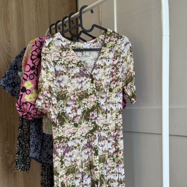 Elegantes Monkl Kleid