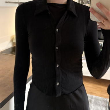 Aritzia Schwarzes Langarmhemd