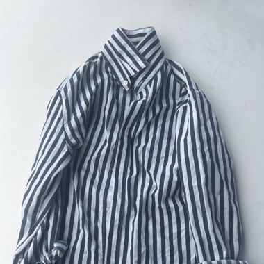 Chemise bleue et blanche