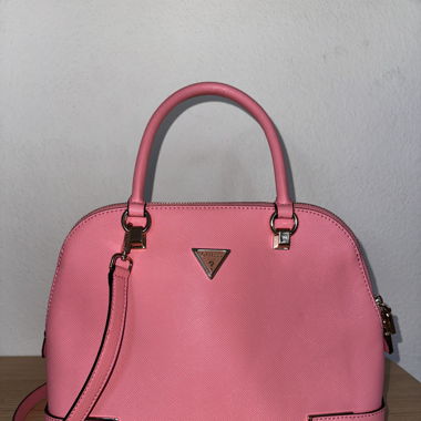 Magnifique sac à main rose Guess