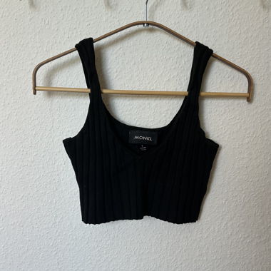 black crop top