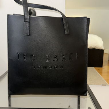 Sac ted Baker