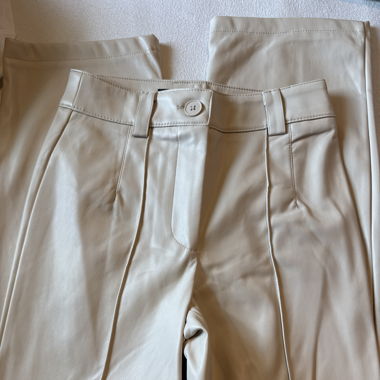 Lederhosen (oben eng und unten breit)