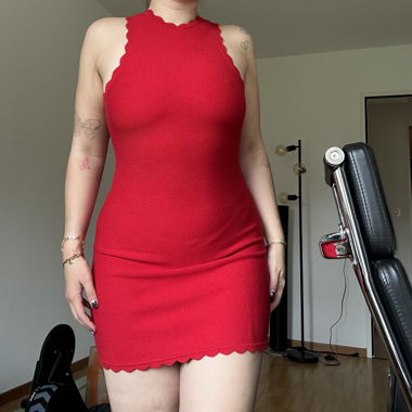 Abito rosso con scollo neckholder 54