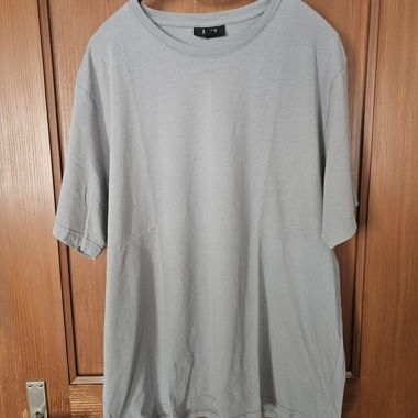 Graues T-Shirt